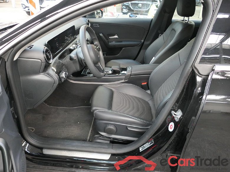 CLA -Klasse Shooting Brake CLA 180 (118.684) 1.3  AT7 E6d #4