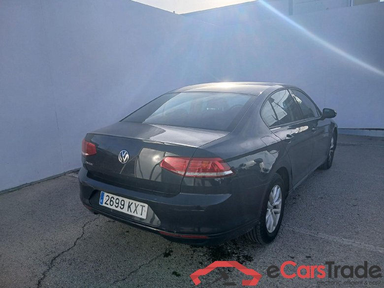VOLKSWAGEN Passat / 2014 / 4P / sedán Edition 2.0 TDI 110kW (150CV) #2