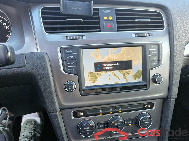 VOLKSWAGEN Golf VII Golf   Trendline 1.6 TDI BlueMotion Technology 81 kW (110 ch) 5 vitesses manuel #1