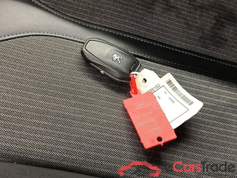 PEUGEOT 5008 DIESEL - 2021 1.5 BlueHDi 130 Allure AT 5d #4