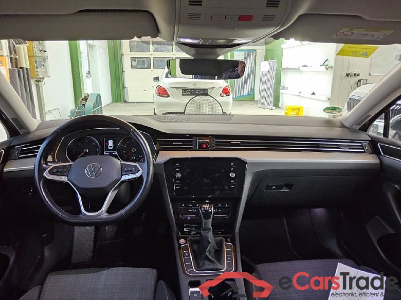 VW Passat Variant 2.0 TDI SCR Business 5d 110kW #3