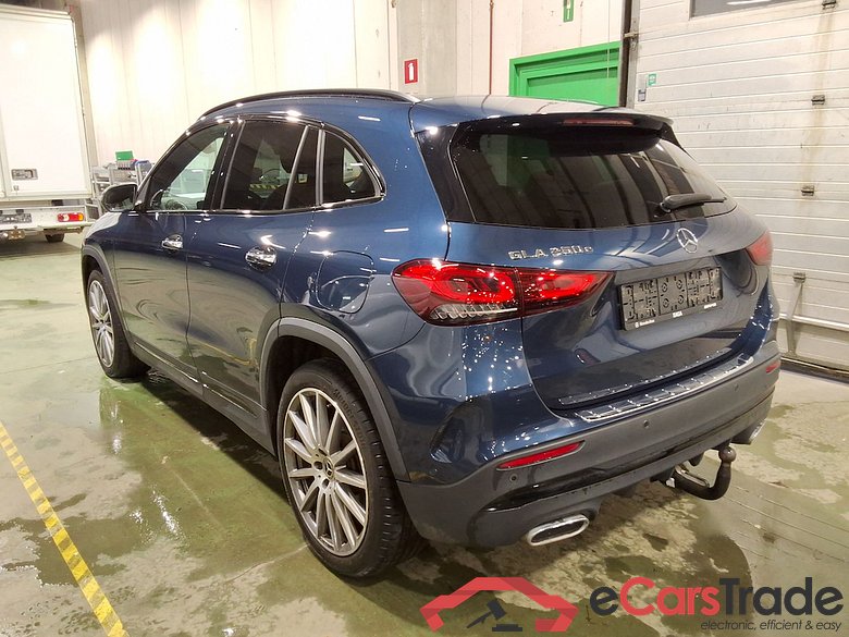 MERCEDES-BENZ GLA 1.3 GLA 250 E DCT AMG LINE #2
