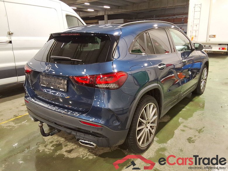 MERCEDES-BENZ GLA 1.3 GLA 250 E DCT AMG LINE #4