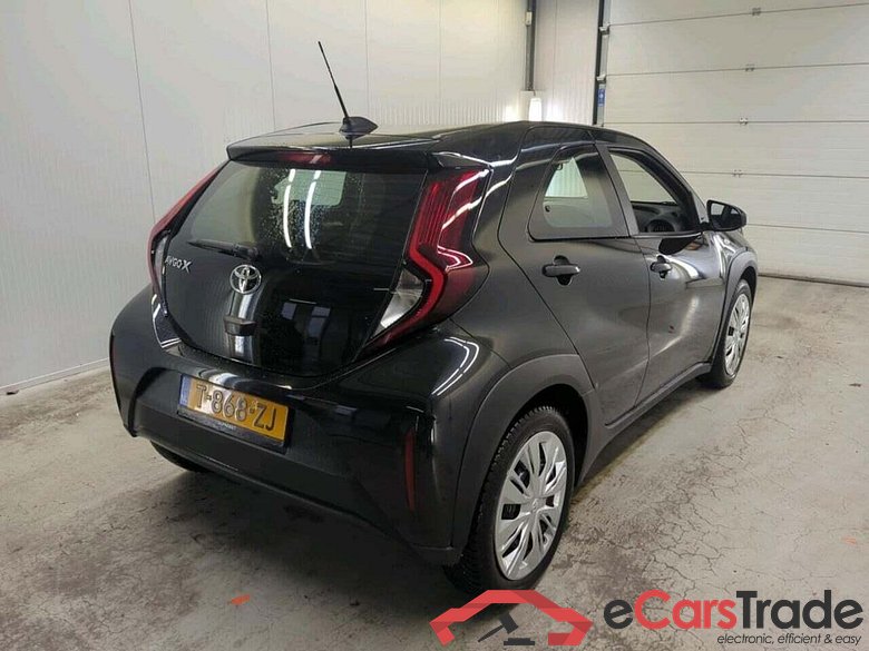 TOYOTA Aygo X 1.0 VVT-i MT Play #2