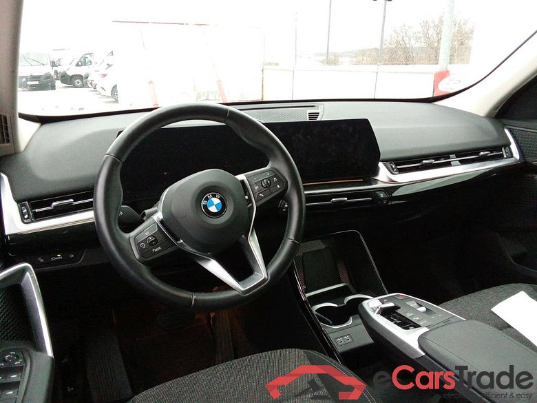 BMW X1 / 2022 / 5P / todoterreno sDrive18d #3