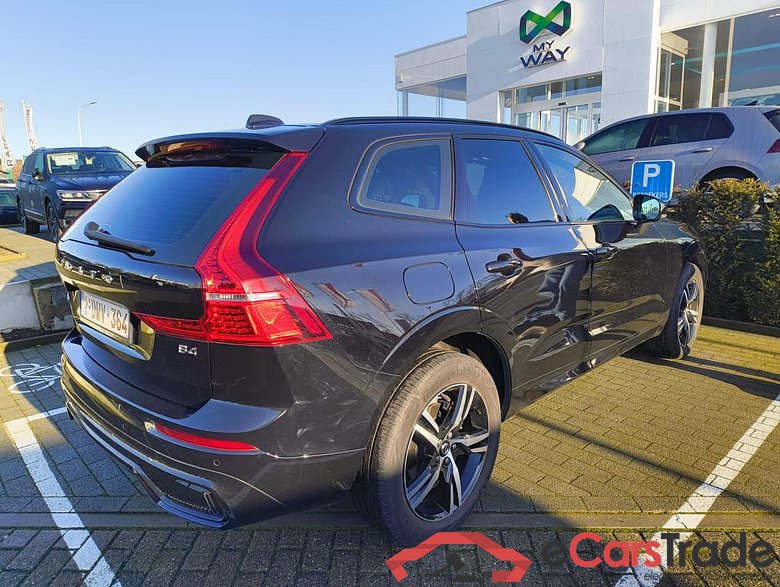 VOLVO XC60 2.0 B4 MHEV Plus Dark #4