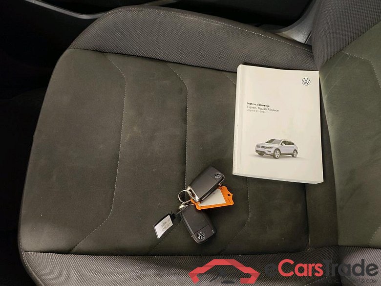 Volkswagen Tiguan Allspace 1.5 TSI DSG Highline Business R + Pano, Black Style pakket, 20 inch #4