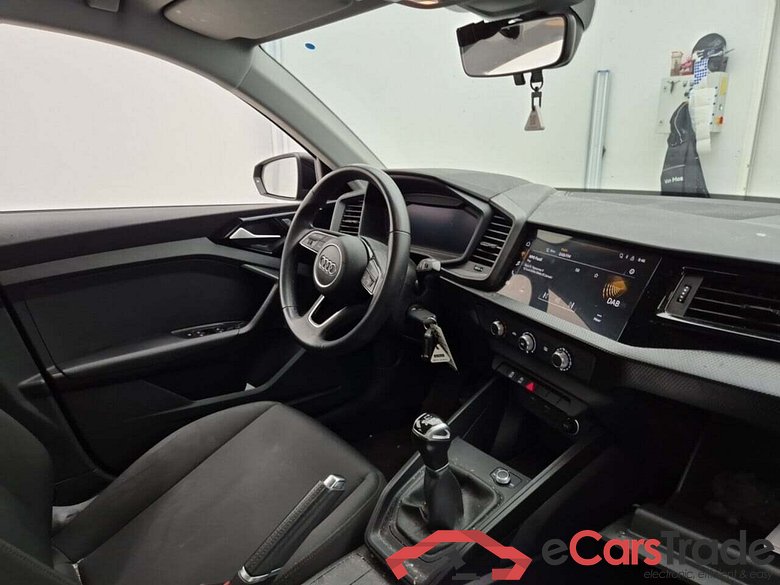 AUDI A1 SPORTBACK 1.0 25 TFSI ATTRACTION #3