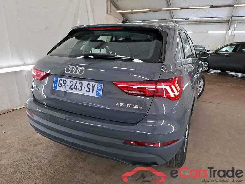 AUDI Q3 / 2018 / 5P / SUV 45 TFSI E 245 S TRONIC BUSINESS LINE #3