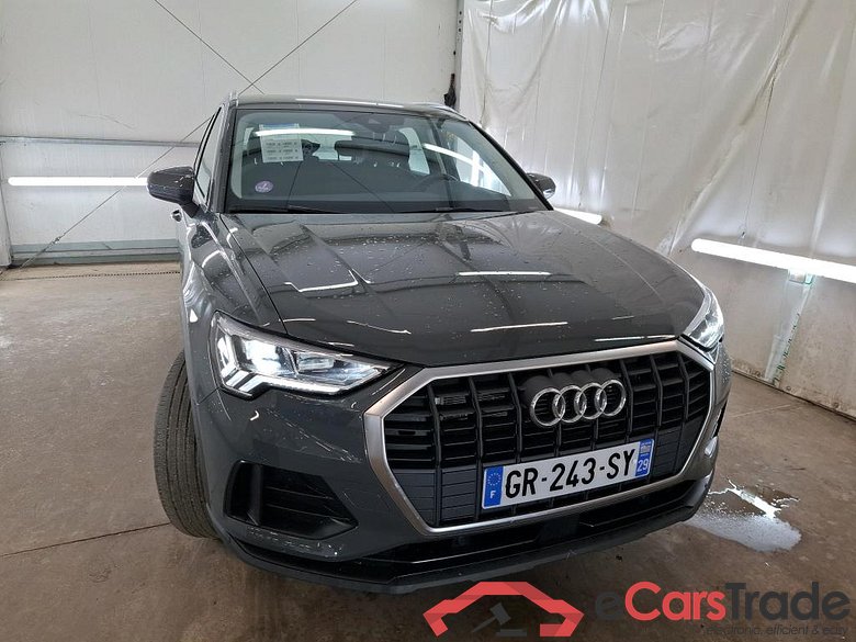 AUDI Q3 / 2018 / 5P / SUV 45 TFSI E 245 S TRONIC BUSINESS LINE #4