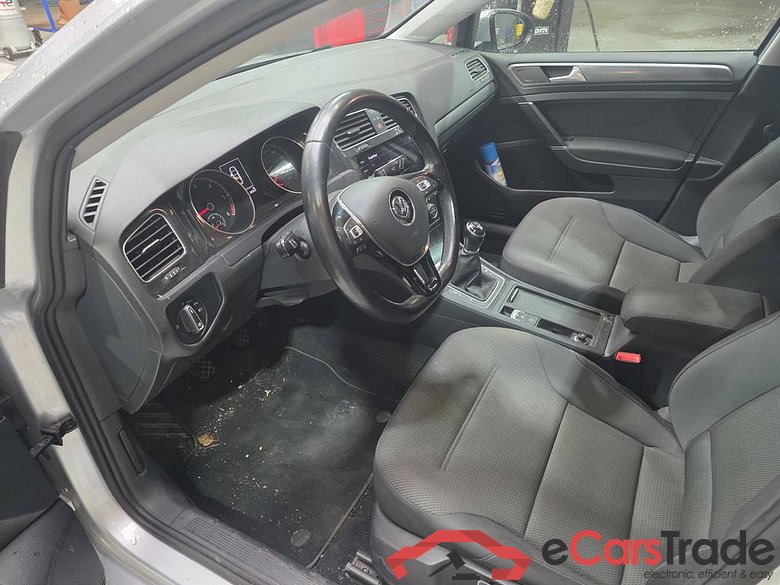 VOLKSWAGEN Golf VII Golf Comfortline 1.6 TDI SCR 85 kW (115 ch) 5 vitesses manuel #6