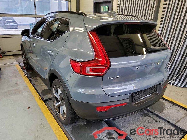 Volvo XC40 (2017->) DE - SUV5 B4 2WD EU6d, Ultimate Dark (EURO 6d), (Facelift) 2022 - 2023 #4