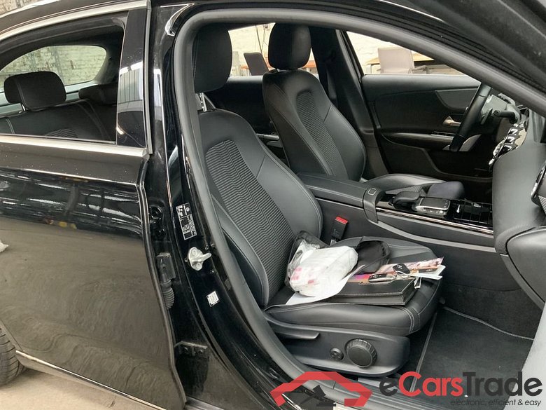 MERCEDES-BENZ A-Klasse A 200 d 8G-DCT Progressive 5d 110kW #4