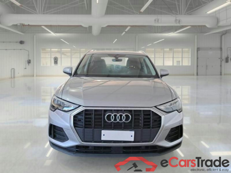 AUDI Q3 / 2018 / 5P / SUV 45 TFSI E S TRONIC BUSINESS #6
