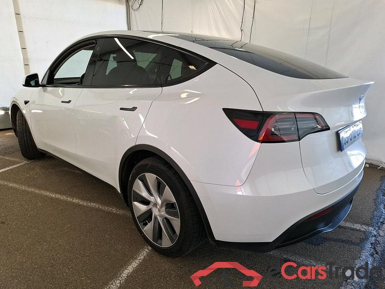 TESLA Model Y / 2021 / 5P / SUV RWD #3