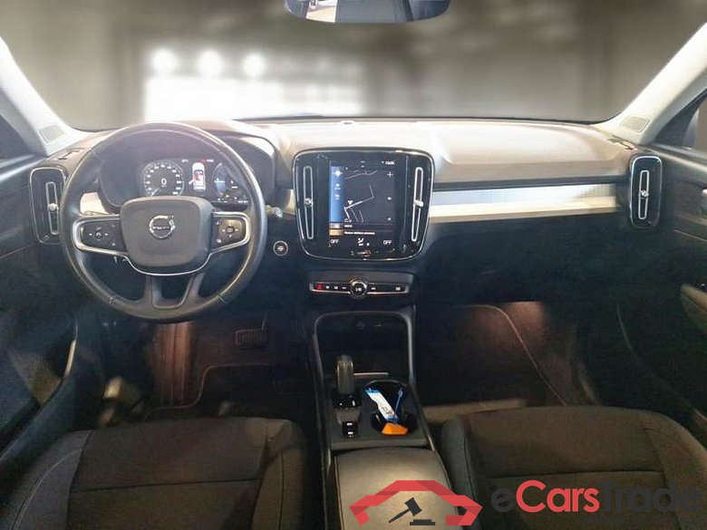 VOLVO XC40 / 2017 / 5P / SUV T5 PLUG-IN HYBRID RECH INSCRIP EXPR #3