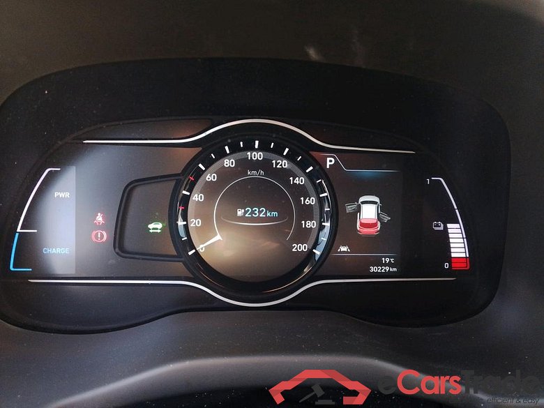 HYUNDAI Kona / 2017 / 5P / todoterreno 150kW EV Klass 484km #4