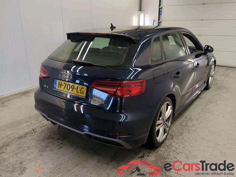 AUDI A3 Sportback 35 TFSI CoD Adv Sp #2