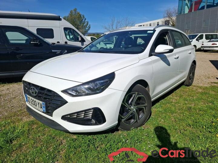 Hyundai i30 1.6 CRDI Aut. Navi KeylessGo Camera Klima PDC ... #1