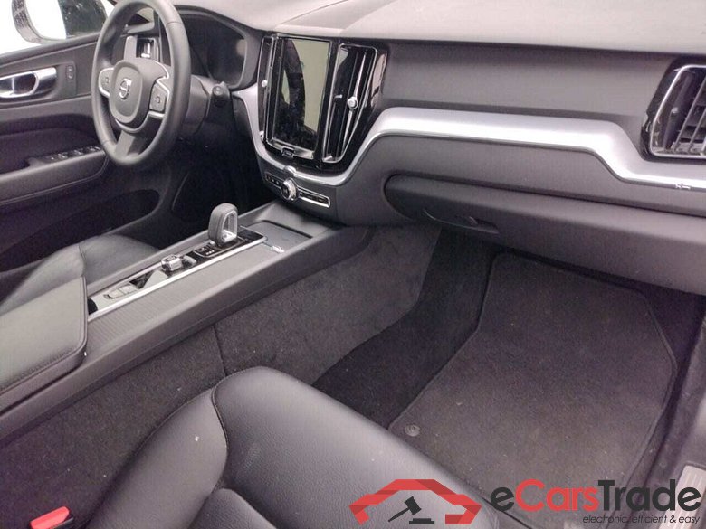 VOLVO XC60 B4 MOMENTUM PRO MILD HYBRID #3