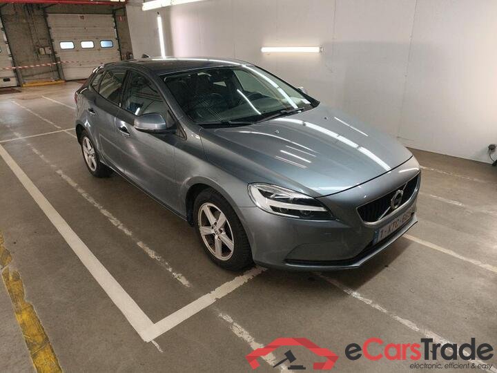 Volvo V40 2.0 D2 Black Edition LED Navi Klima PDC ... #2