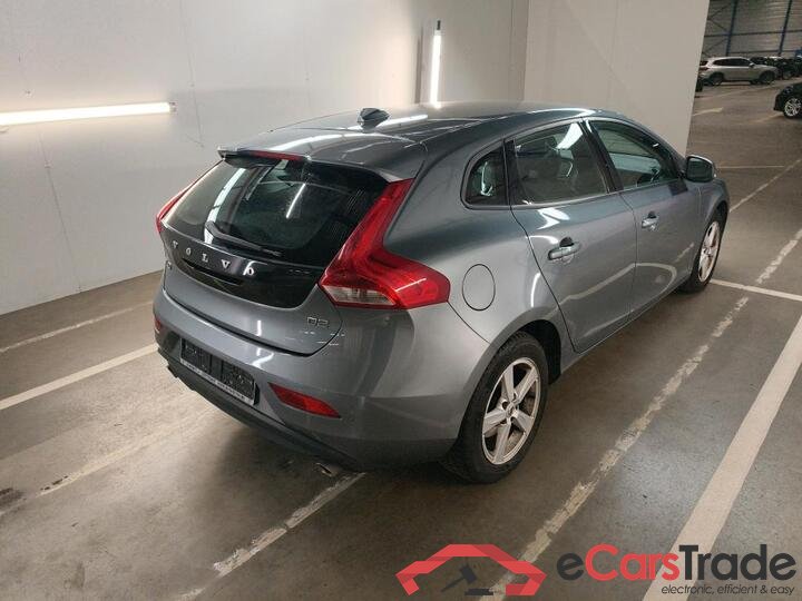 Volvo V40 2.0 D2 Black Edition LED Navi Klima PDC ... #3