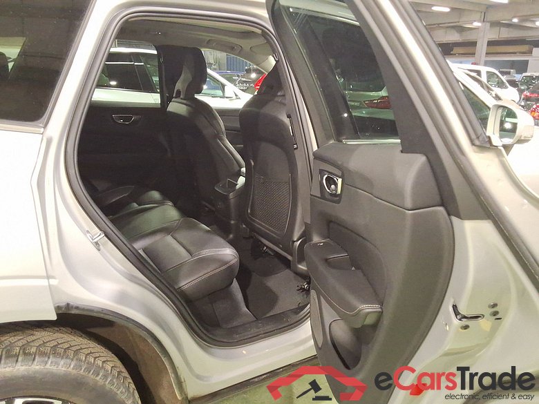 VOLVO XC60 2.0 T6 PHEV R-DESIGN AUTO 4WD #5