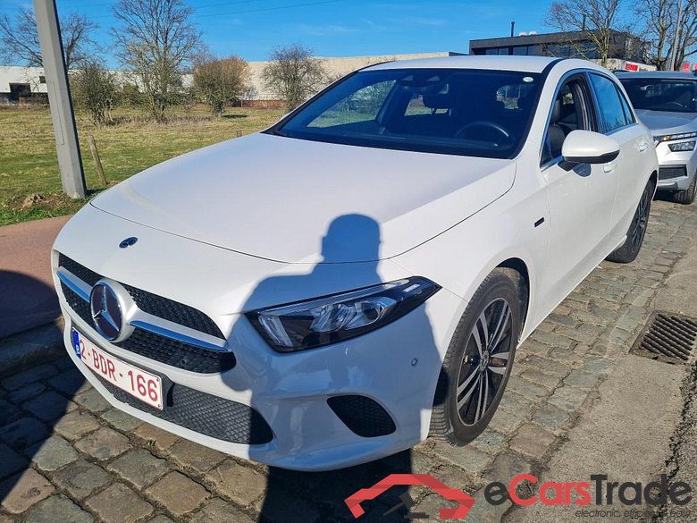 MERCEDES-BENZ CLASS A (W177) A 250 e PHEV Business Solution