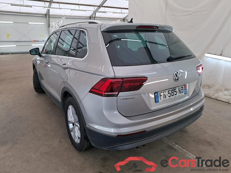 VOLKSWAGEN Tiguan / 2016 / 5P / SUV 2.0 TDI 150 DSG7 Carat #2