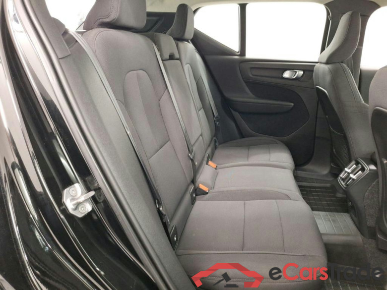 VOLVO XC40 1.5 T2 MOMENTUM PRO #6