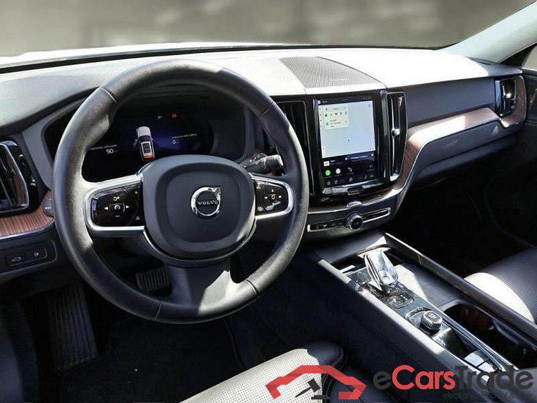 VOLVO XC60 / 2021 / 5P / SUV T6 PLUG-IN AWD AUTO PLUS DARK #3