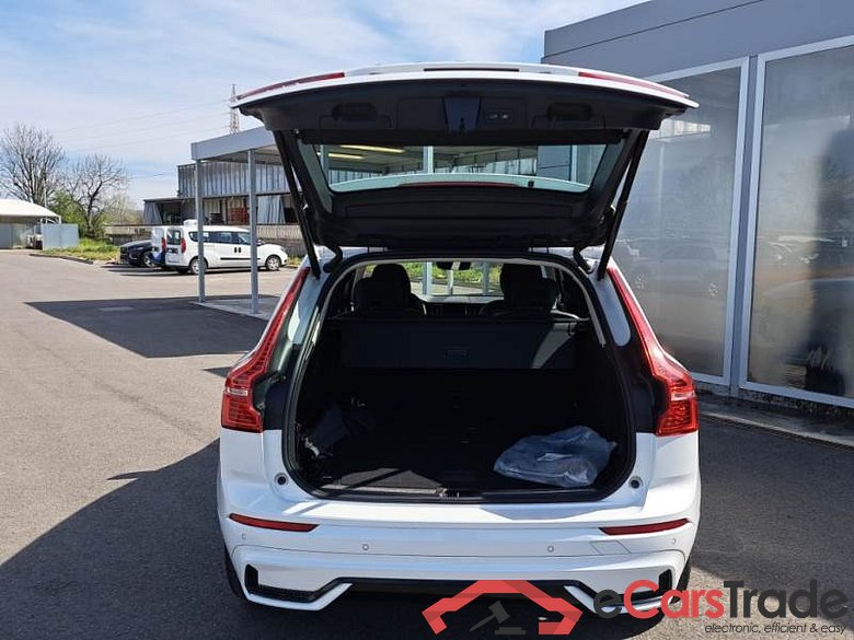 VOLVO XC60 / 2021 / 5P / SUV T6 PLUG-IN AWD AUTO PLUS DARK #5