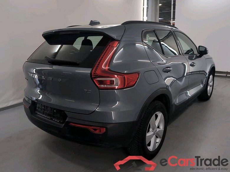 VOLVO XC40 1.5 T2 Momentum Core Geartronic #4