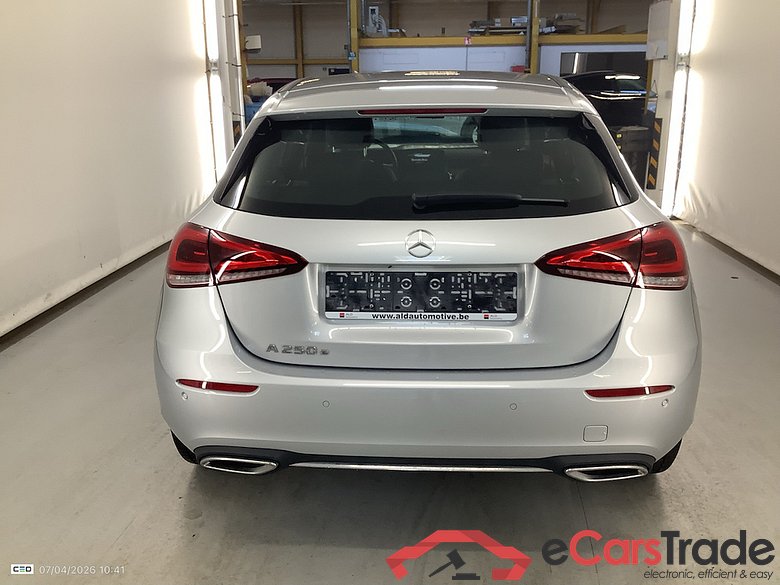 MERCEDES-BENZ A-CLASS 1.3 A 250 E LUXURY LINE DCT #5