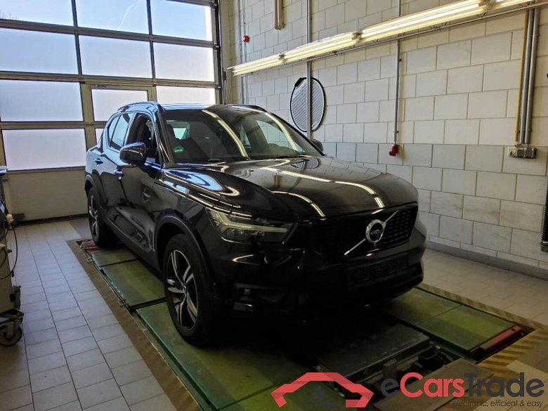 Volvo XC40 (2017->) DE - SUV5 B4 2WD EU6d, R-Design (EURO 6d), 2020 - 2022 #2