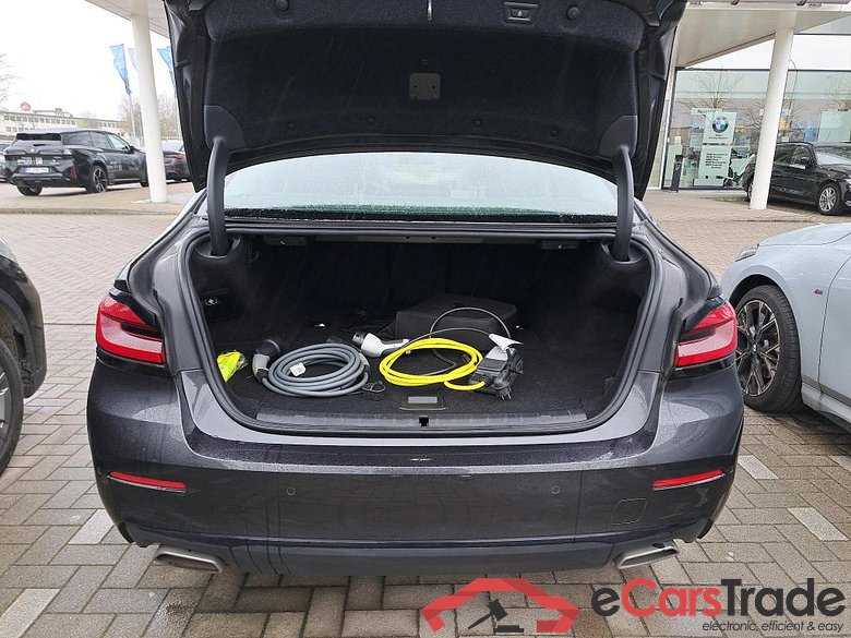 BMW 520e Plug-In Hybrid Aut. LED-Xenon LC-Pro Navi-Pro Leather KeylessGo Camera Klima PDC ... #6
