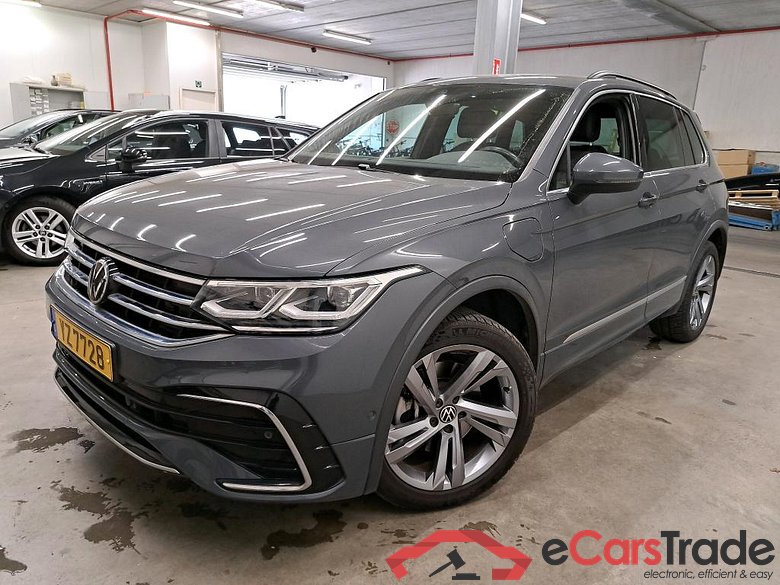 VOLKSWAGEN - VW  TIGUAN TSI PHEV 245PK DSG6 R-Line With Nav Discover Media & MAtrix LED & Rear Camera * HYBRID *