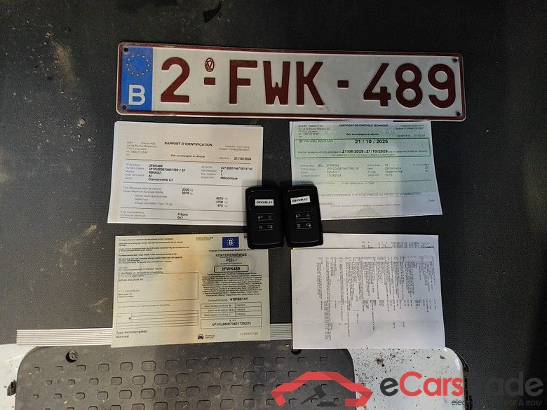 Renault Trafic L2H1 dCi 150 EDC Confort 2.9T 4d !! Damaged Car !! #4