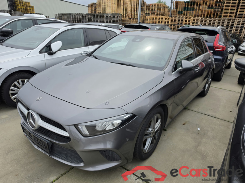 Mercedes A 180d Aut. LED-Xenon Widescreen Navi 1/2 Sport-Leather KeylessGo Camera Klima PDC ...
