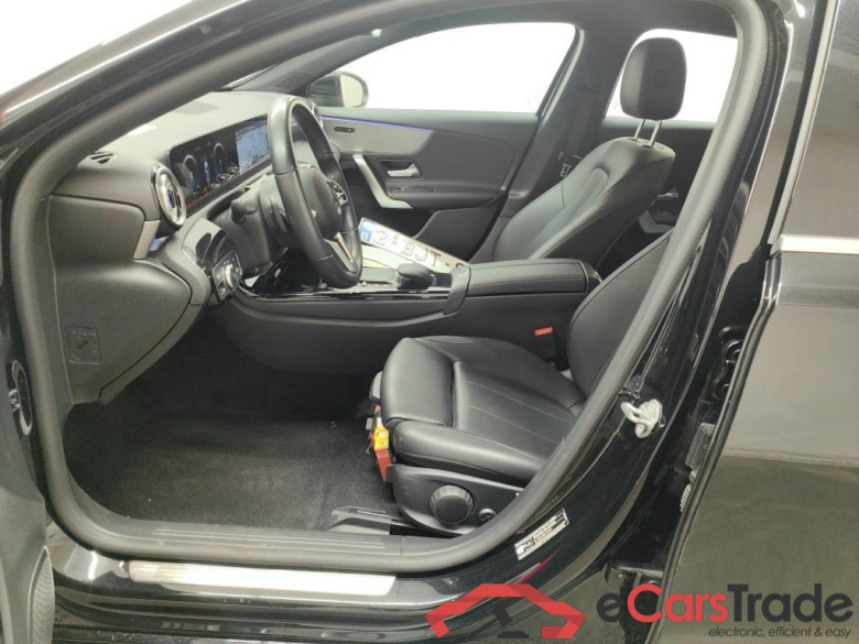 Mercedes-Benz A-Klasse A 250 e Business Solution 5d #3