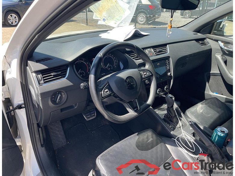 SKODA Octavia Combi RS Octavia Combi RS 2,0 TSI 180 kW 7-speed automat. #4