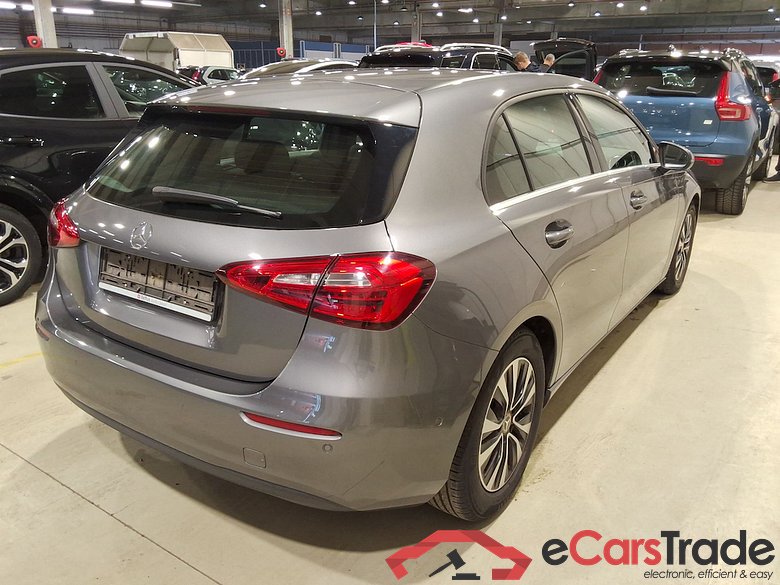 Mercedes A 180d Aut. Widescreen Navi KeylessGo Camera Klima PDC ... #3