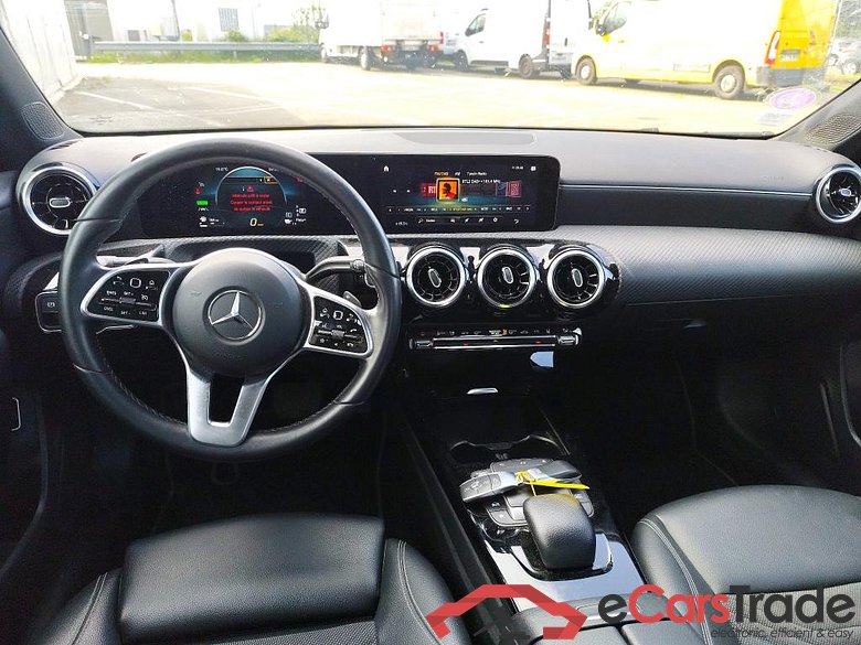 MERCEDES-BENZ Classe A Berline / 2018 / 4P / Berline A 250 e Business Line 8G-DCT #5