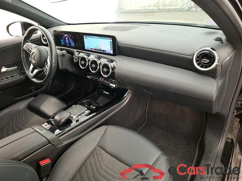 MERCEDES-BENZ Classe A Berline 2018 4P Berline A 250 e Business Line 8GDCT #5