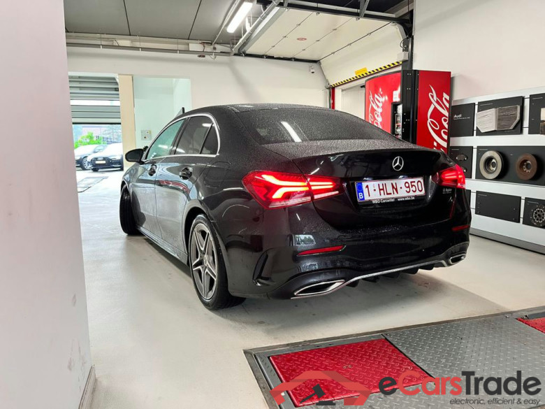 Mercedes A 180d Limo AMG Aut. Pano LED-Xenon Widescreen Ambient Navi 1/2 Sport-Leather-Alcantara KeylessGo Camera Klima PDC ... #4