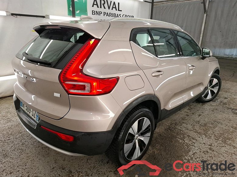VOLVO XC40 / 2022 / 5P / SUV Recharge T4 211 DCT7 Start #3