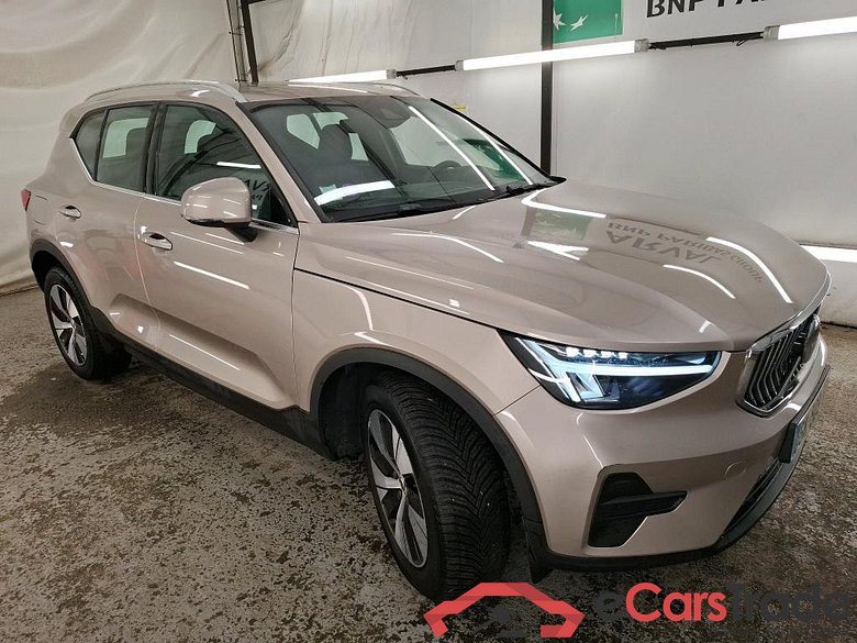 VOLVO XC40 / 2022 / 5P / SUV Recharge T4 211 DCT7 Start #4