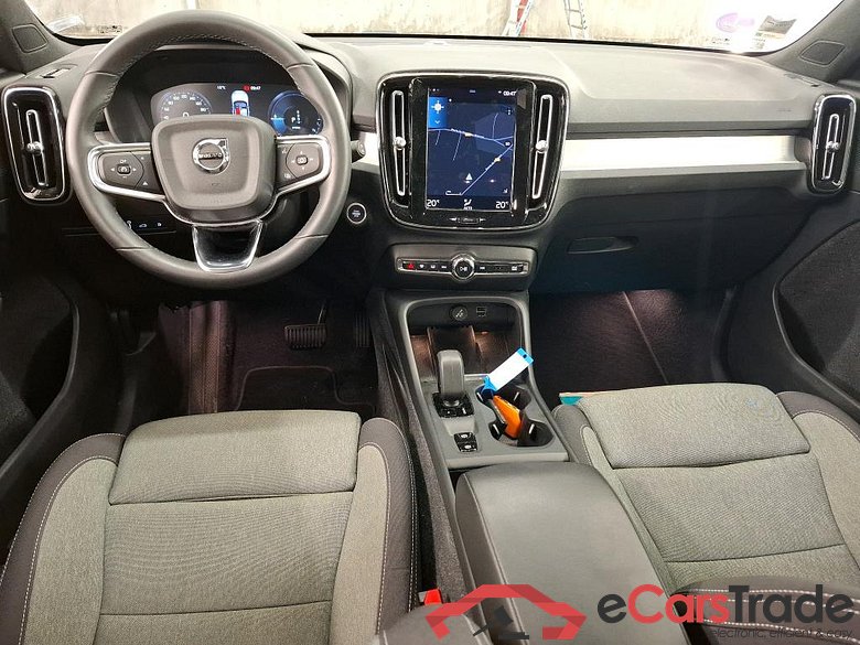 VOLVO XC40 / 2022 / 5P / SUV Recharge T4 211 DCT7 Start #5