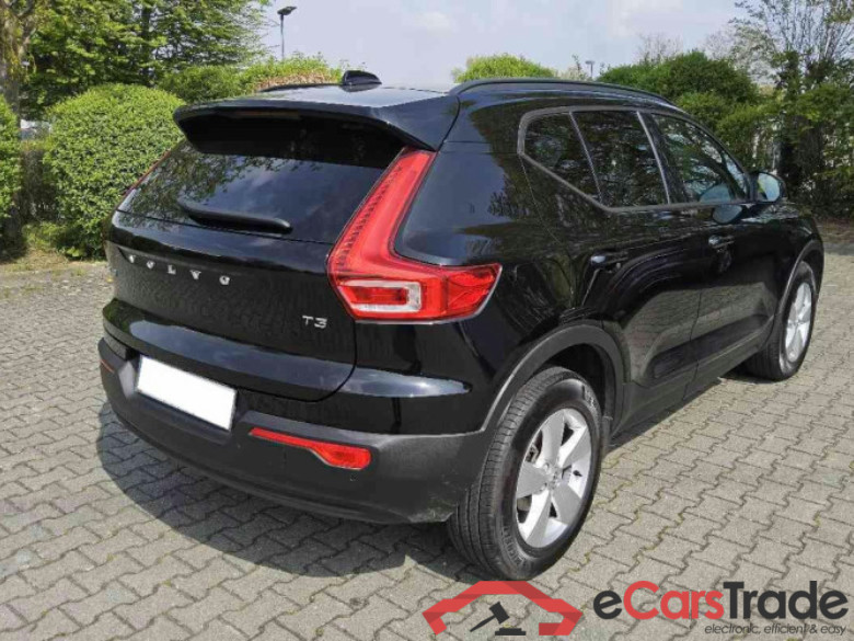 Volvo XC40 (2017->) DE - SUV5 T3 2WD EU6d, Momentum Core, 2020 - 2022 #3