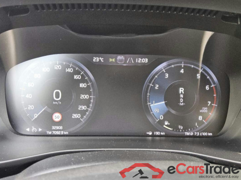 Volvo XC40 (2017->) DE - SUV5 T3 2WD EU6d, Momentum Core, 2020 - 2022 #6